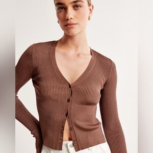A & F Glossy Slim Cardigan - Medium